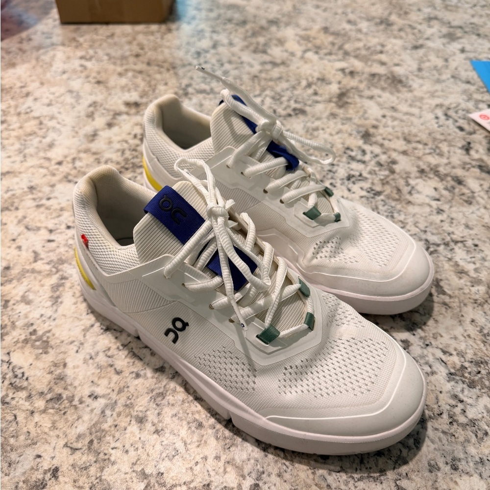 On Running "The Roger" Spin Sneaker - Picture 3 of 4